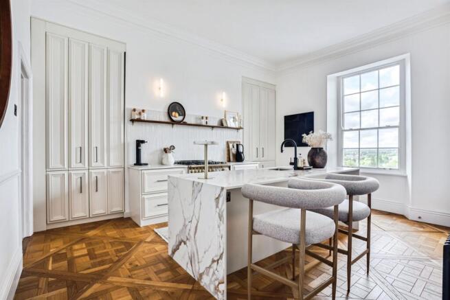 2 bed Apartment for sale Image 4
