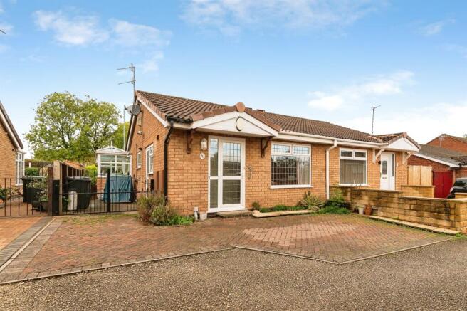 2-bed semi-detached on Meadow Rise, Nottingham, £220,000