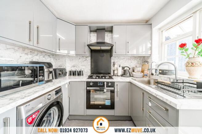 2 bed Semi-Detached Bungalow for sale Image 7