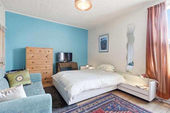 3 bed Terraced for sale Image 12