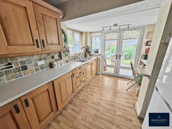 2 bed Semi-Detached Bungalow for sale Image 6