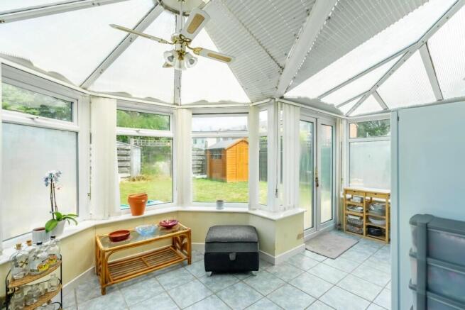 5 bed Semi-Detached for sale Image 7