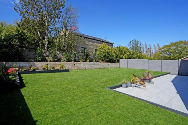 6 bed Detached for sale Image 10