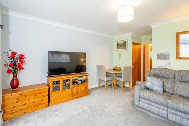 Lounge Diner (2).jpg