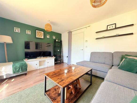 3 bed Semi-Detached for sale Image 8