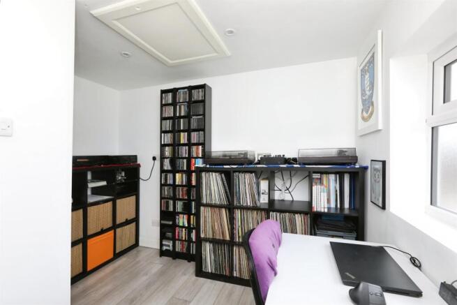 3 bed Semi-Detached for sale Image 11