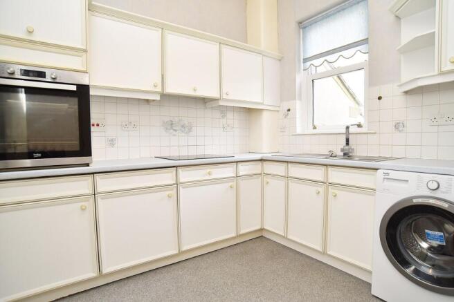 2 bed Apartment for sale Image 5