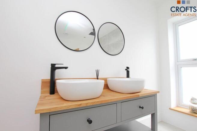 Bathroom view 3