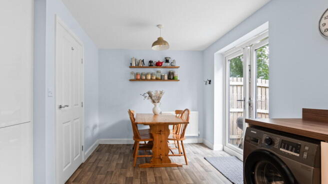 3 bed Semi-Detached for sale Image 10