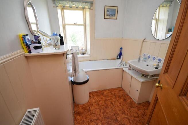 Bathroom.JPG
