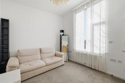 Ashton House, Canning Town, E16