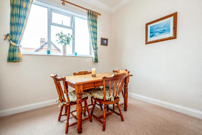 Bedroom/Dining Room