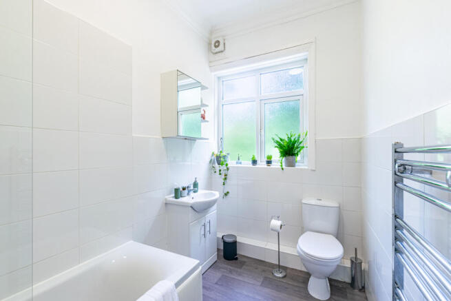 2 bed Flat for sale Image 12