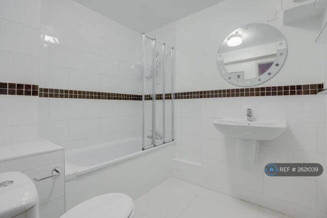 Modern Bright Bathroom