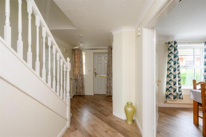 4 bed Detached for sale Image 3