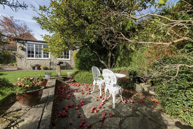 4 bed Detached Bungalow for sale Image 10