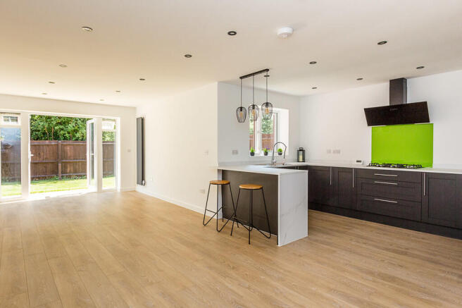 Kitchen/dining/fa...