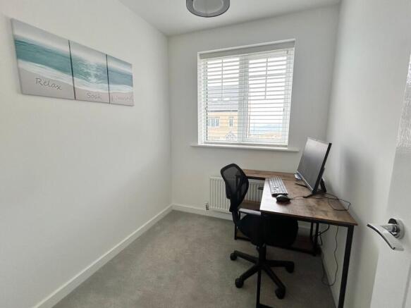 3 bed Semi-Detached for sale Image 11
