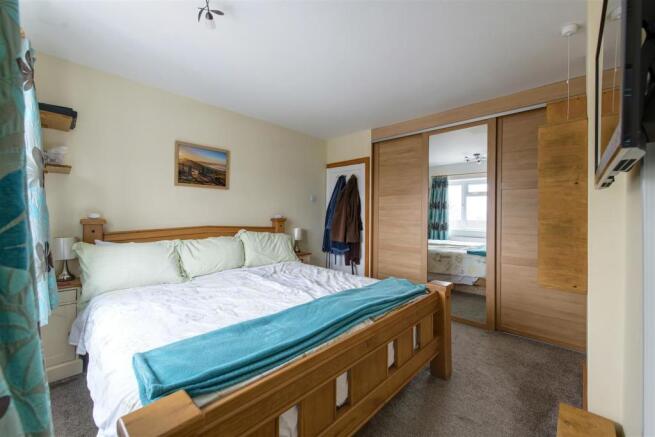 DSC_5082_3_4 Bed1.jpg