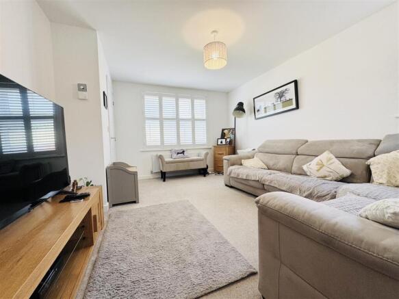 3 bed Semi-Detached for sale Image 7