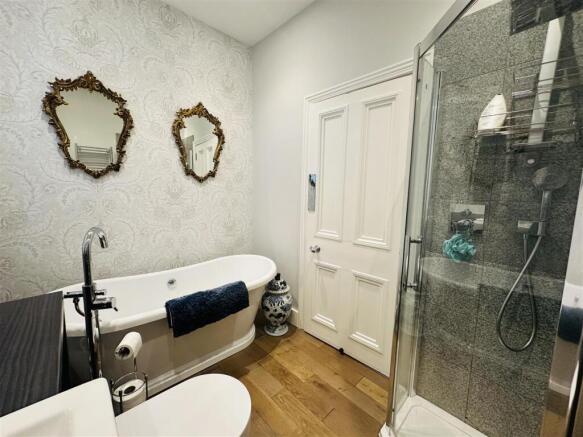 2 bed Apartment for sale Image 10