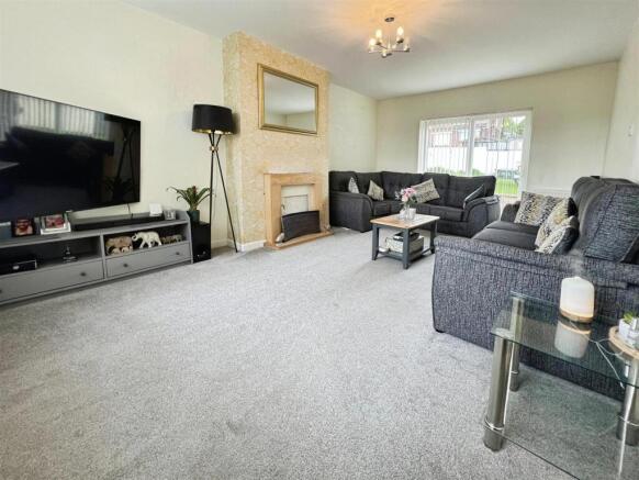 5 bed Semi-Detached for sale Image 10