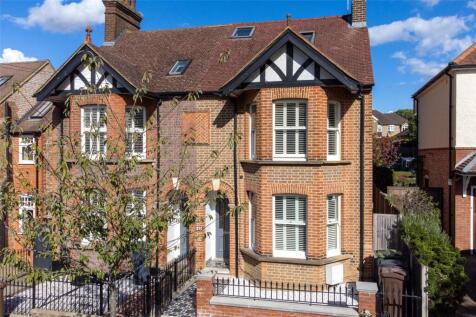 Carlisle Avenue, St. Albans, Hertfordshire, AL3