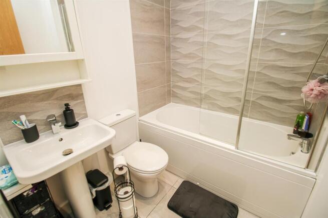 3 bed Semi-Detached for sale Image 11