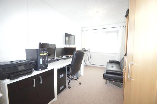 DOUBLE BEDROOM