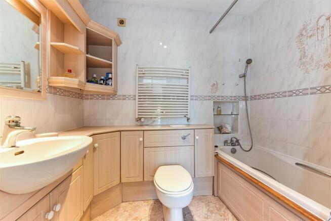 En Suite Bathroom