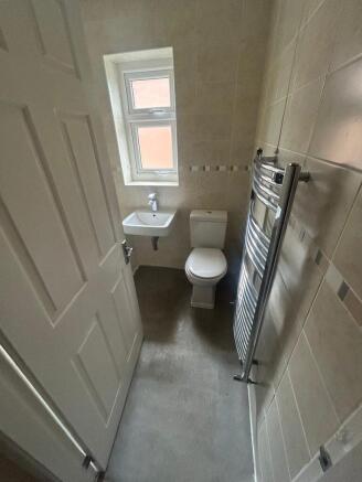 2 bed Semi-Detached to rent Image 10