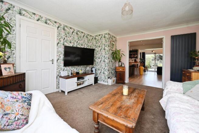 3 bed Semi-Detached for sale Image 7