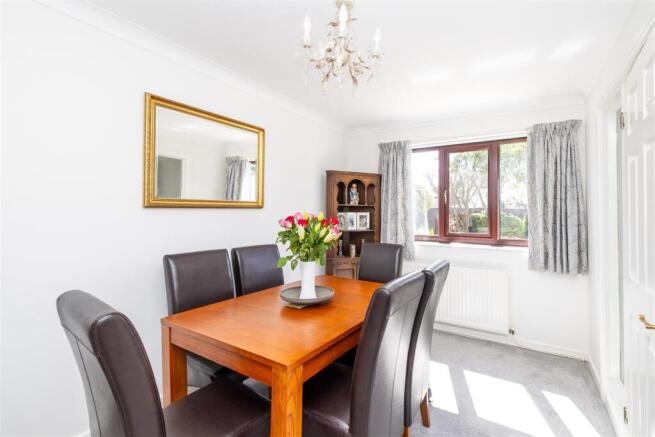 4 bed Detached for sale Image 9