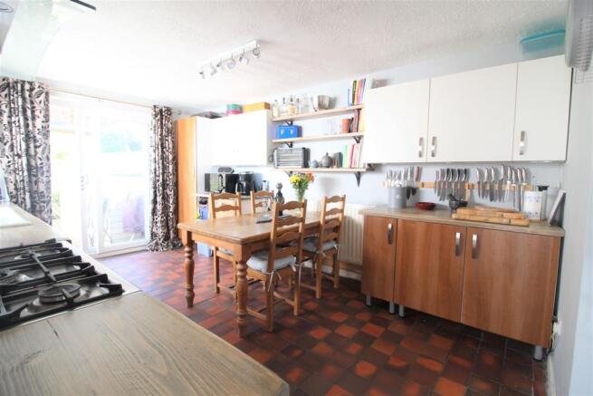 kitchen 2.JPG