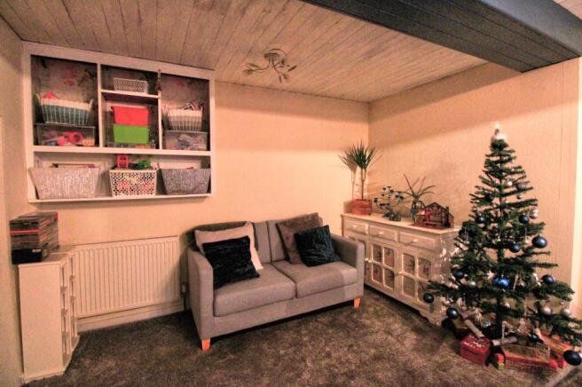 LOUNGE AREA