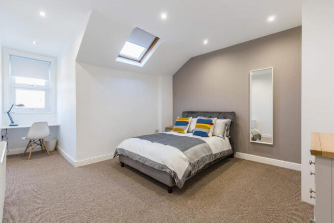 4 bed Flat to rent Image 7