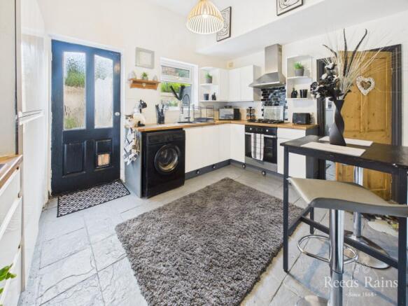 2 bed Apartment for sale Image 8