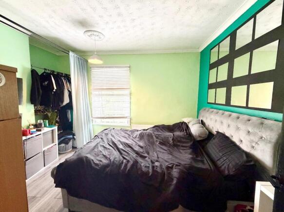 2 bed Terraced for sale Image 8