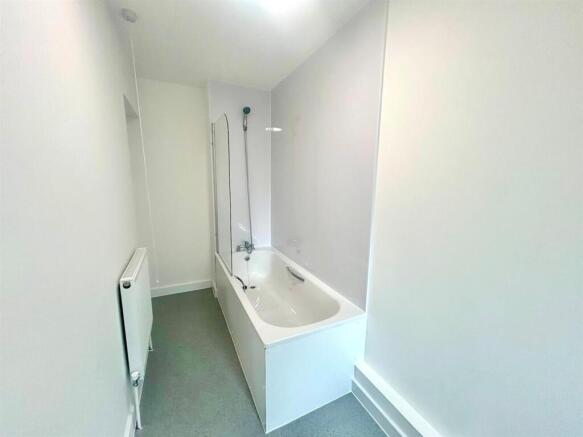 Bathroom 2.jpg