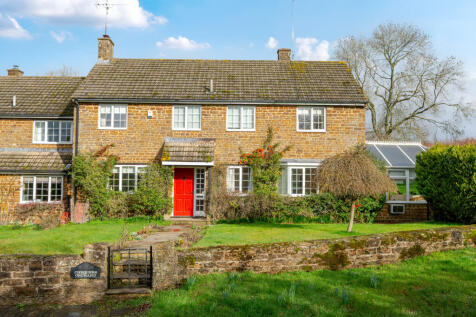 Banbury Road, Moreton Pinkney, NN11