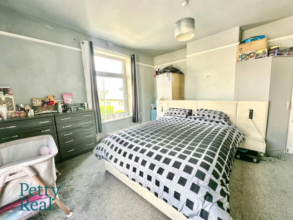 3 bed Terraced for sale Image 6