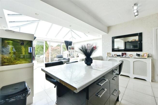 3 bed Semi-Detached for sale Image 6