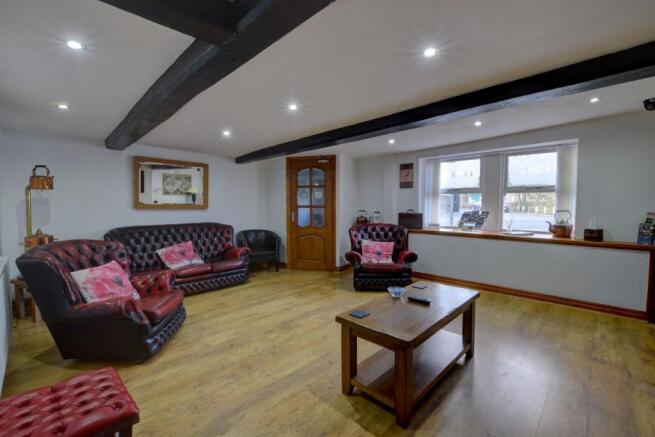 Living Room - 1.jpg
