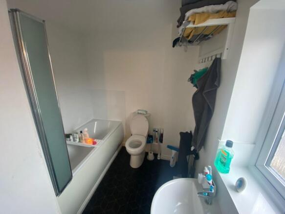 Bathroom T202112141709.jpg