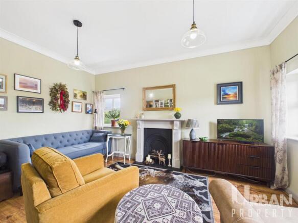 3 bed Apartment to rent Image 5
