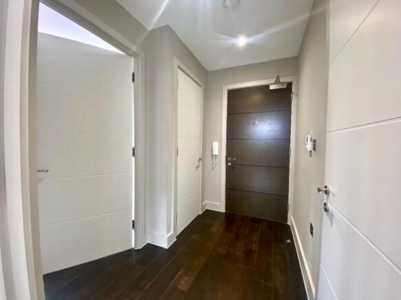 1 bed Apartment to rent Image 10
