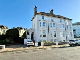 Flat 2, 9 Eastwood House, Chiswick Place, Eastbourne BN21 4NL