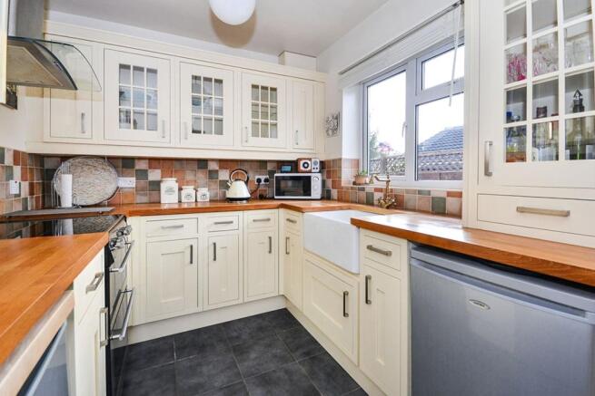 Kitchen / Dining Roo