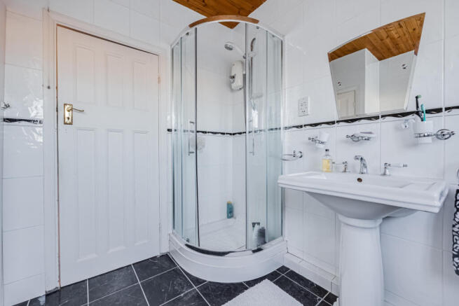 Bath/Shower Room