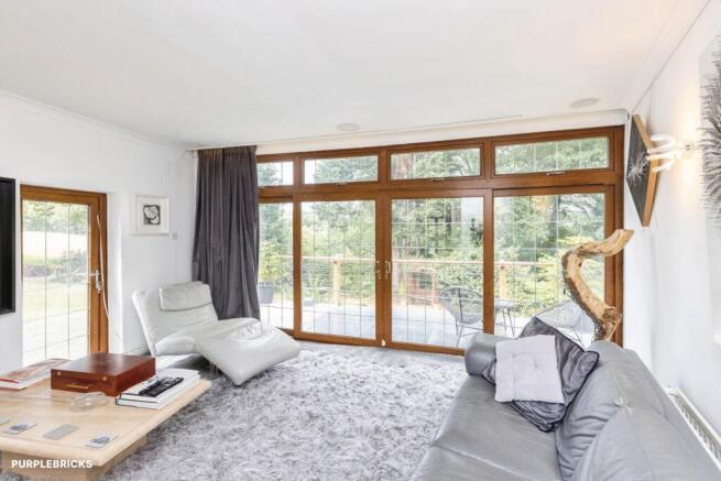 5 bed Detached for sale Image 11